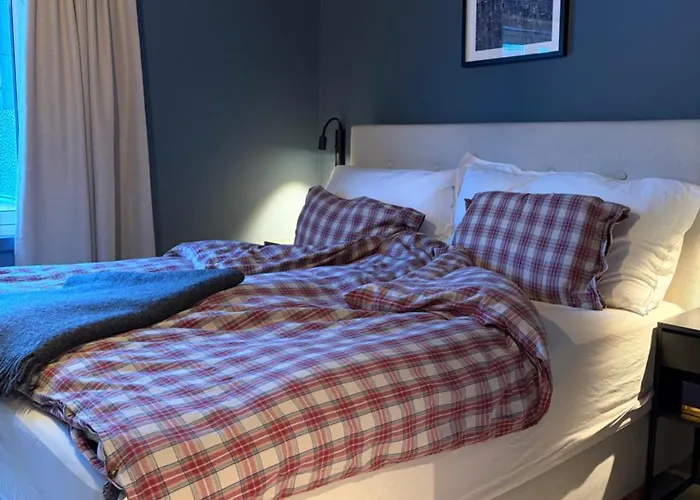 Charming Near The Woods With Parking Apartman